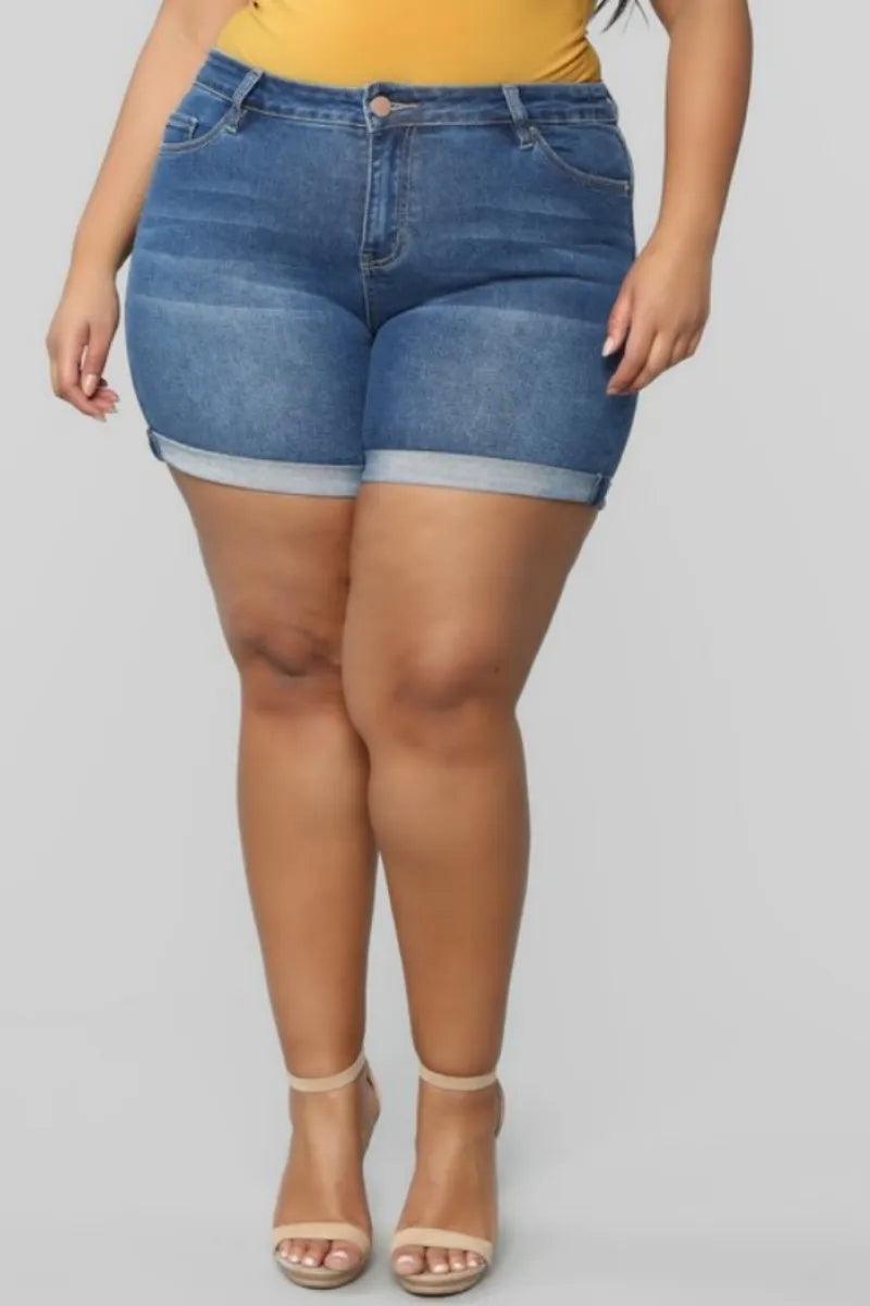 THE "WEEKEND FLEX" DENIM SHORTS